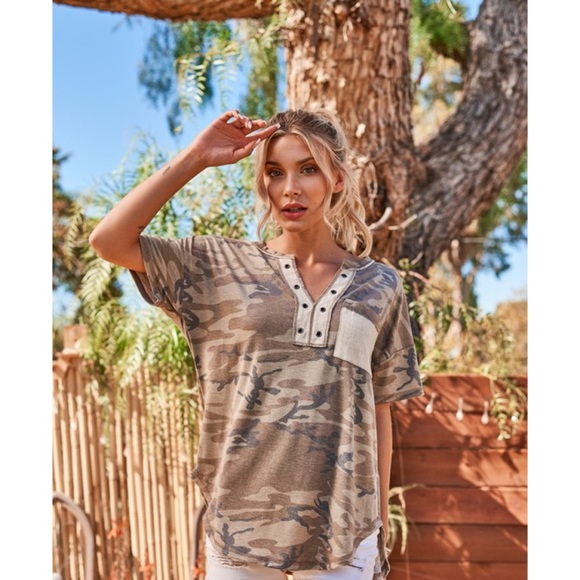 V-Neck Camo Tee Leggings Top Oversized Tees Basic Casual Women’s Tops - Picture 5 of 9